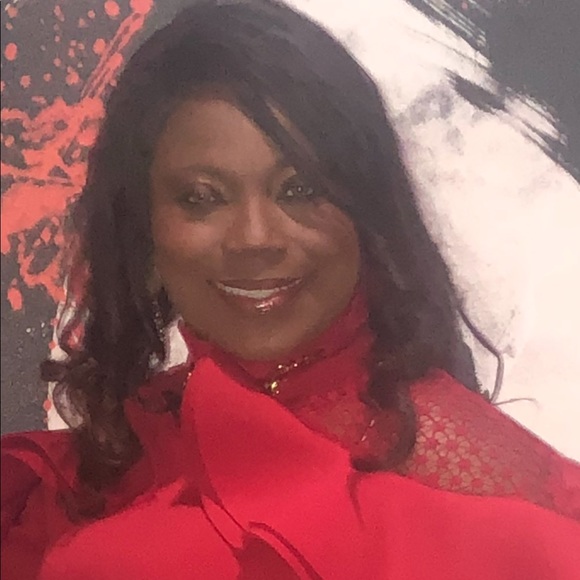 Meet your Posher, Eunice - Picture 1 of 2